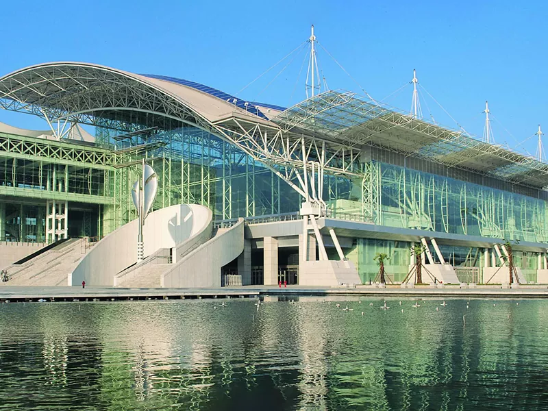 Hall Pameran Baja Long-Shan